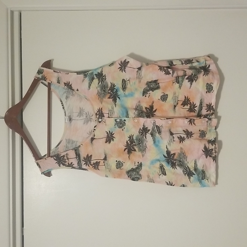 Tropical Hawaiian print button tank top